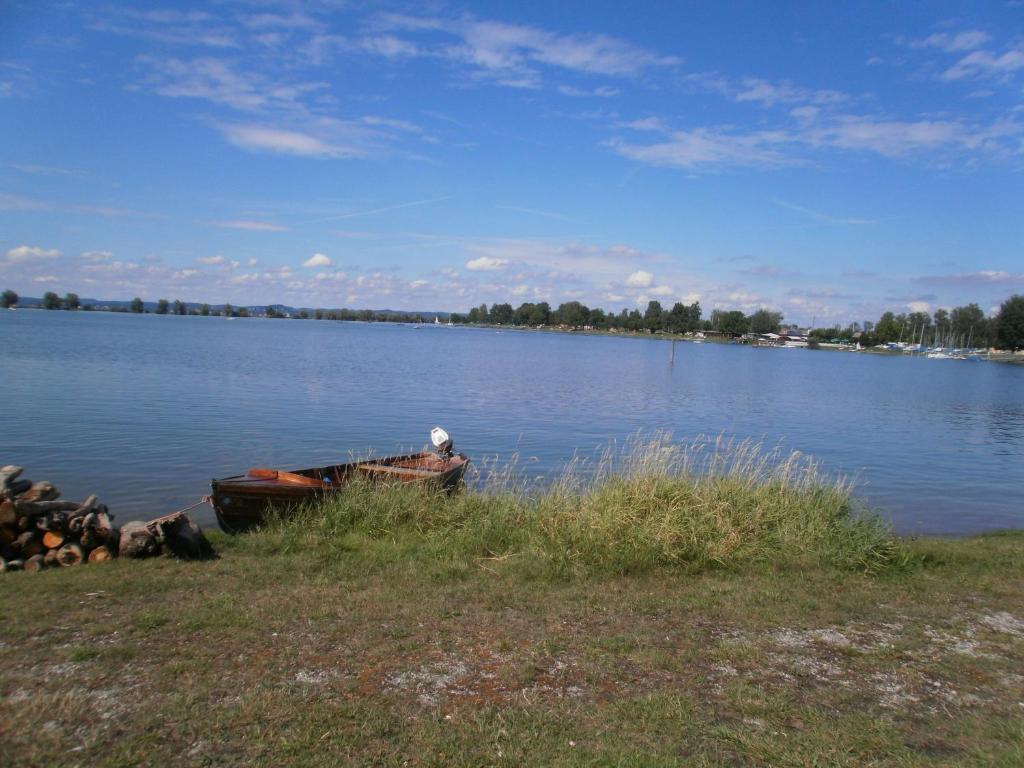 Hotel Am See Хард Екстериор снимка